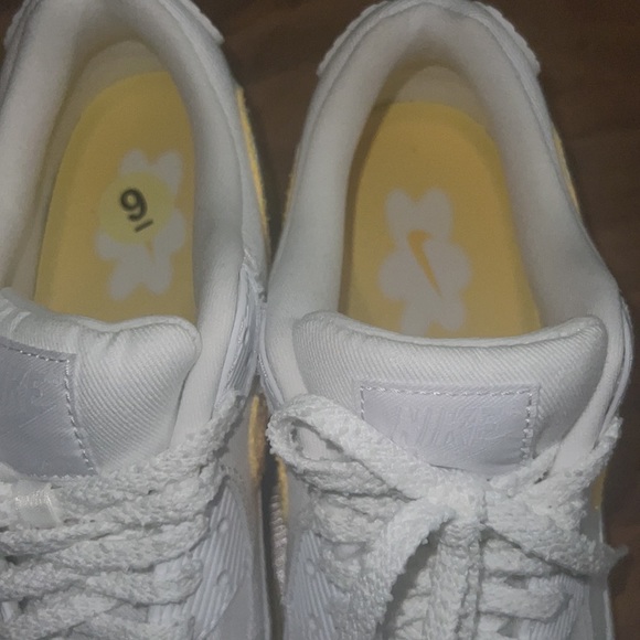 New Nike Air Max 90 SE Citrus Pulse size 9 - Picture 4 of 4